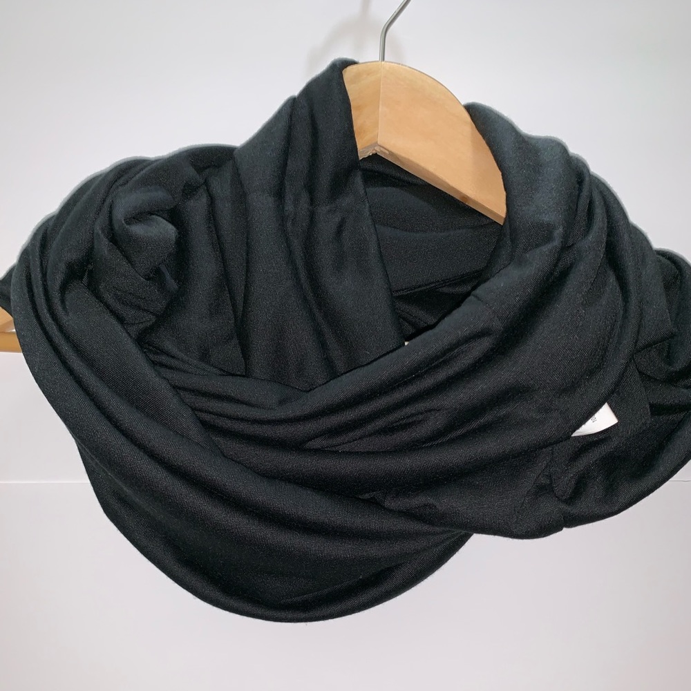 BKMGC black scarf